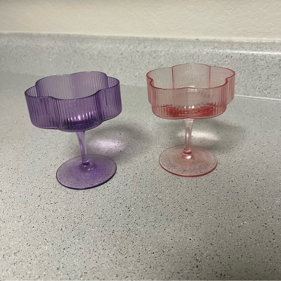 Purple and Pink Flower-Shaped Coupe Glasses - Picture 4 of 10